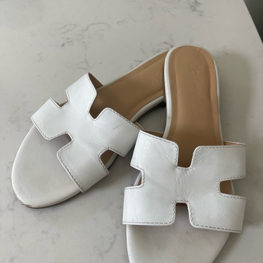 Tuckernuck French Sole White Alibi Sandals - Picture 2 of 5